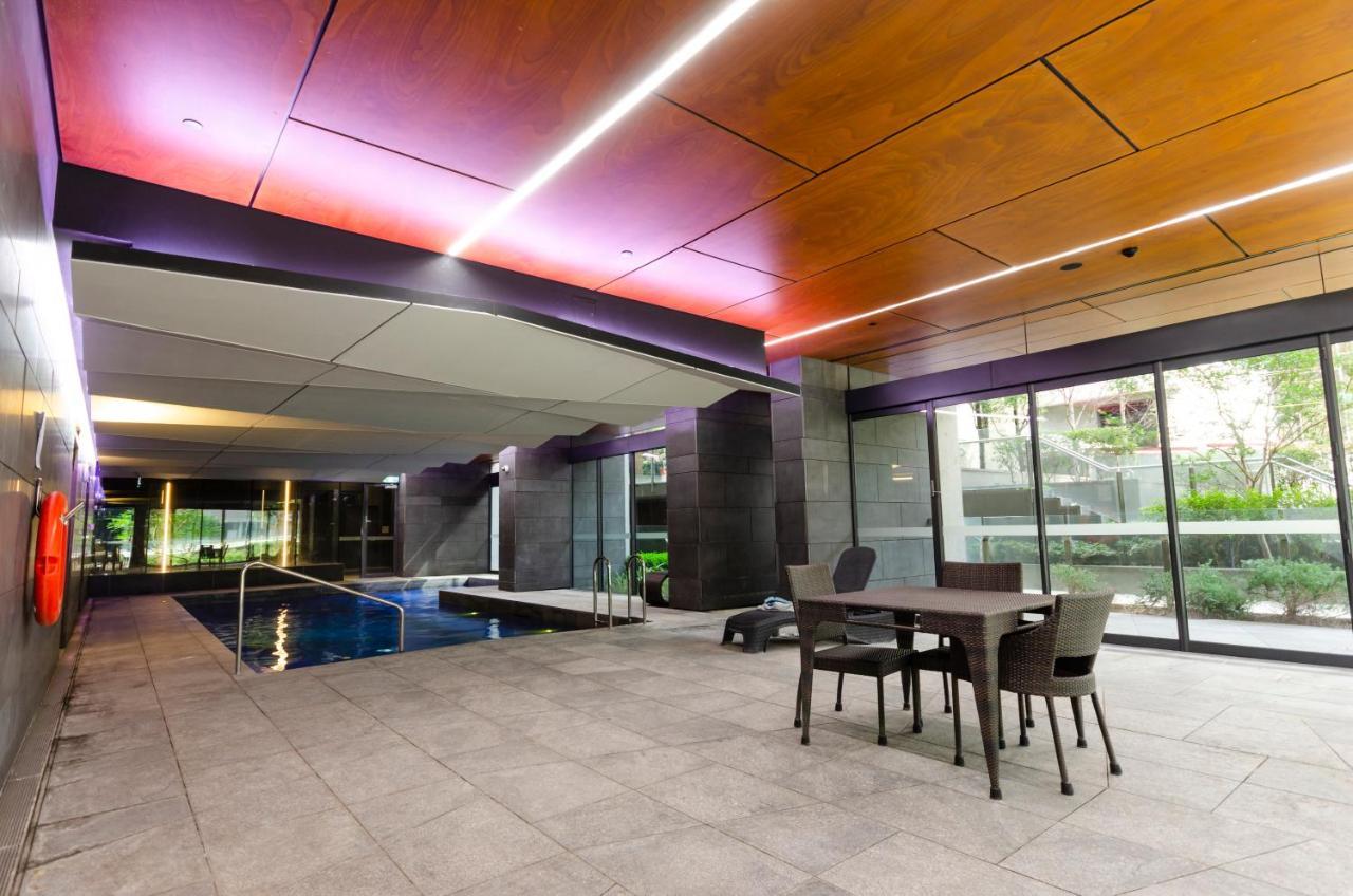 2Br Cbd Pad, City Views, Free Parking, Pool, Gym Melbourne Luaran gambar